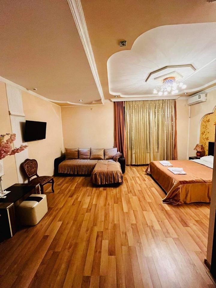 Lux Palace Hotel คูทายสิ ภายนอก รูปภาพ