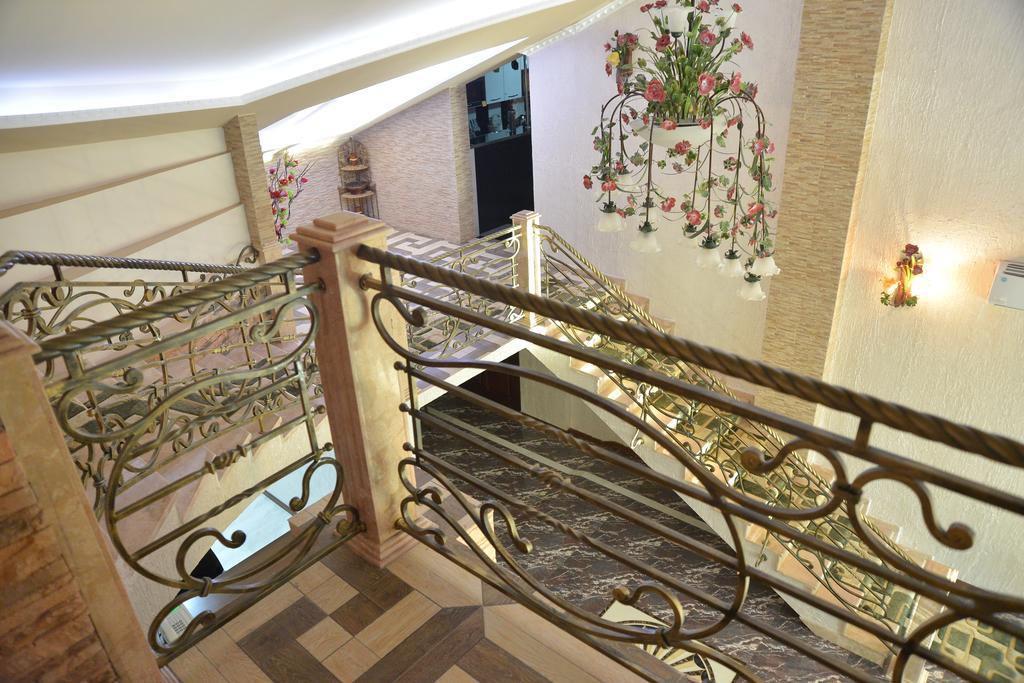 Lux Palace Hotel คูทายสิ ภายนอก รูปภาพ
