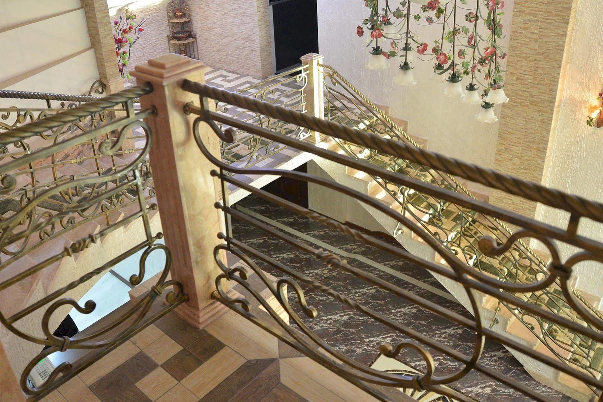 Lux Palace Hotel คูทายสิ ภายนอก รูปภาพ